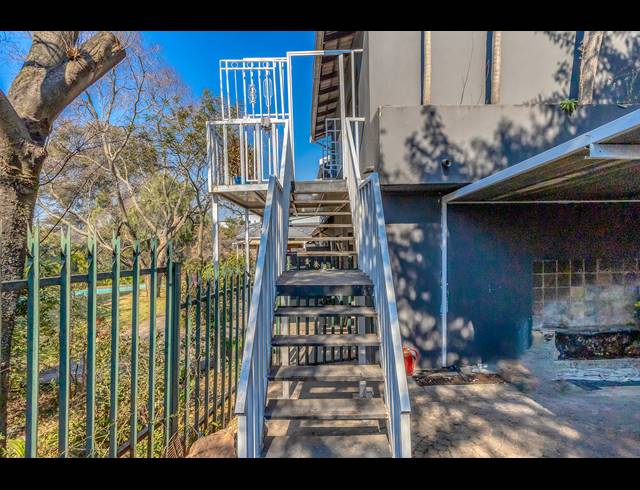 2 BEDROOM APARTMENT RENTED IN RIVONIA
